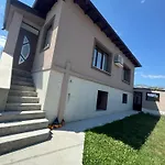 Kamberovi House Tatil Evi