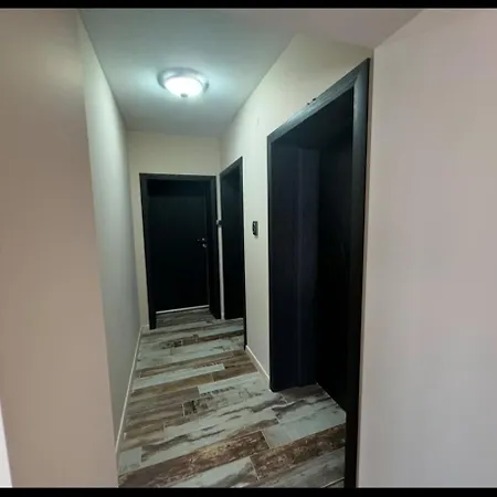 펜션 Kamberovi House 칼로페르